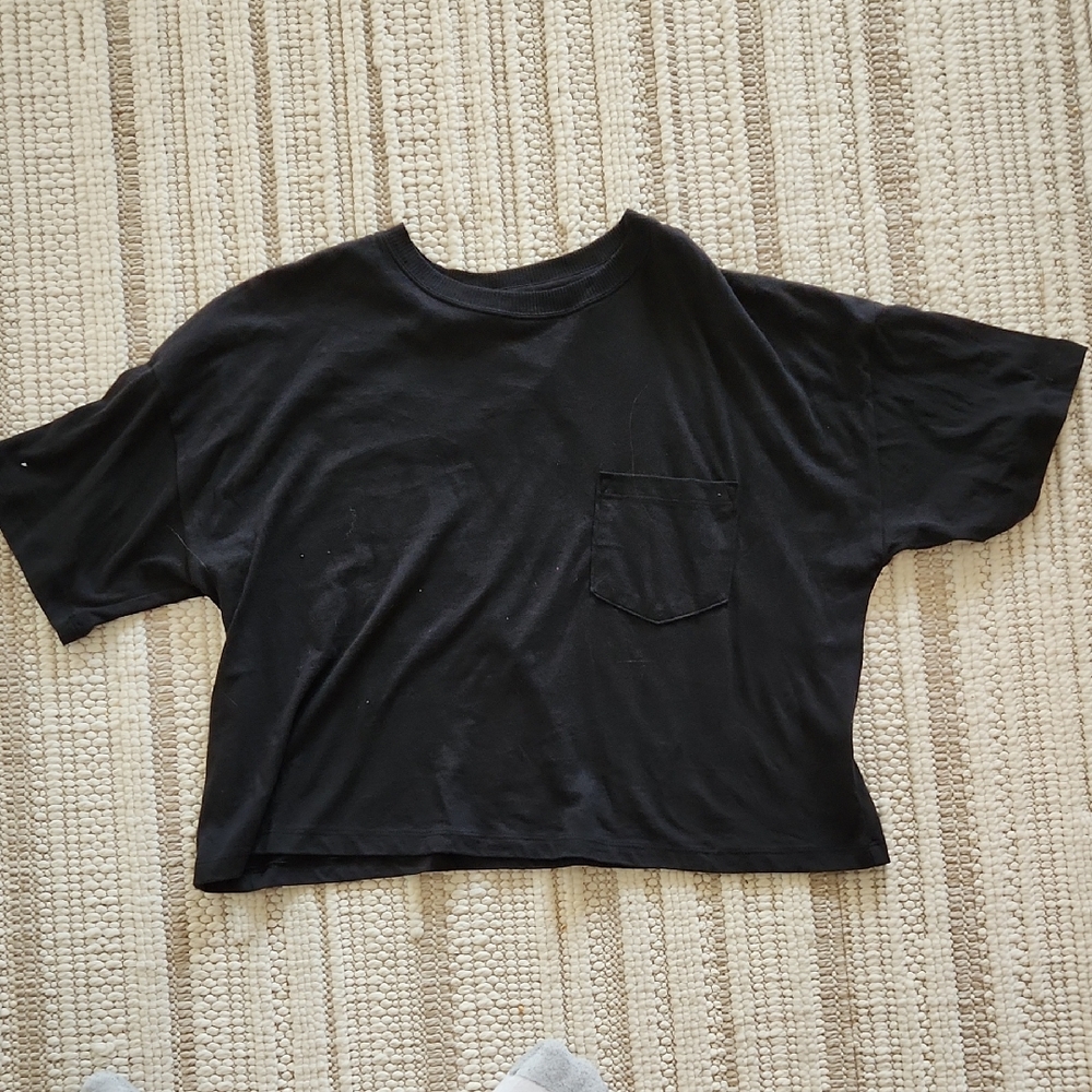 SO Black Short Sleeve Cropped Tee